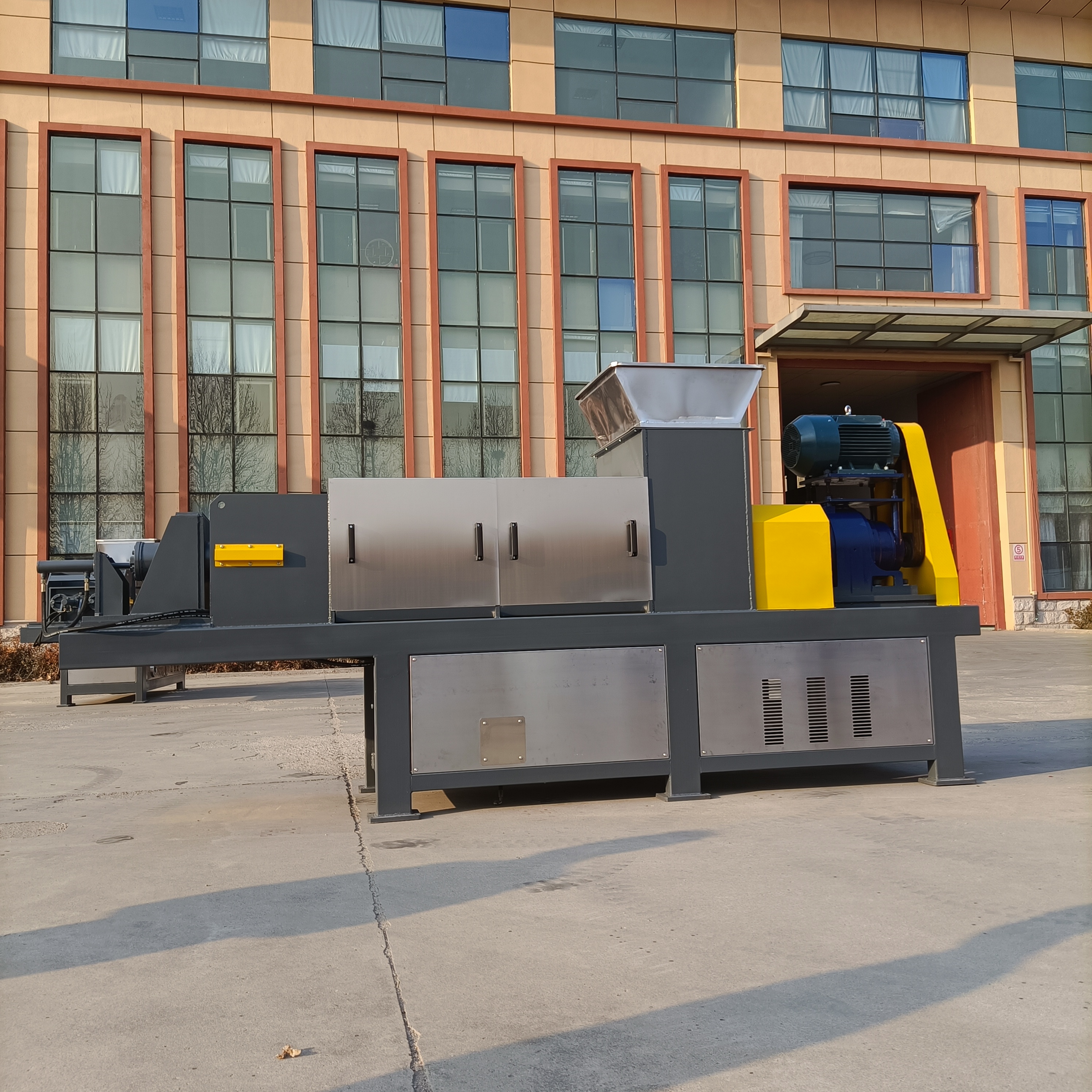 Traditional Chinese Medicine Residue Dehydration Machine, Traditional Chinese Medicine Residue Pressing Machine, Equipment for Separating Traditional Chinese Medicine Treatment and Pressing