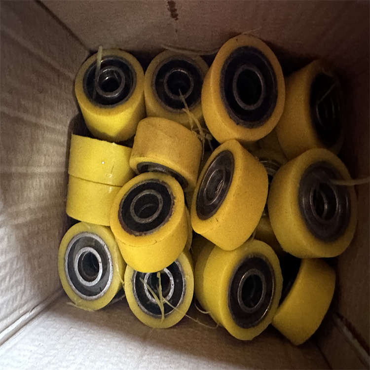 Polyurethane pouring parts wear-resistant load cow tendon wrapped rubber wheel PU wrapped rubber roller guide wheel