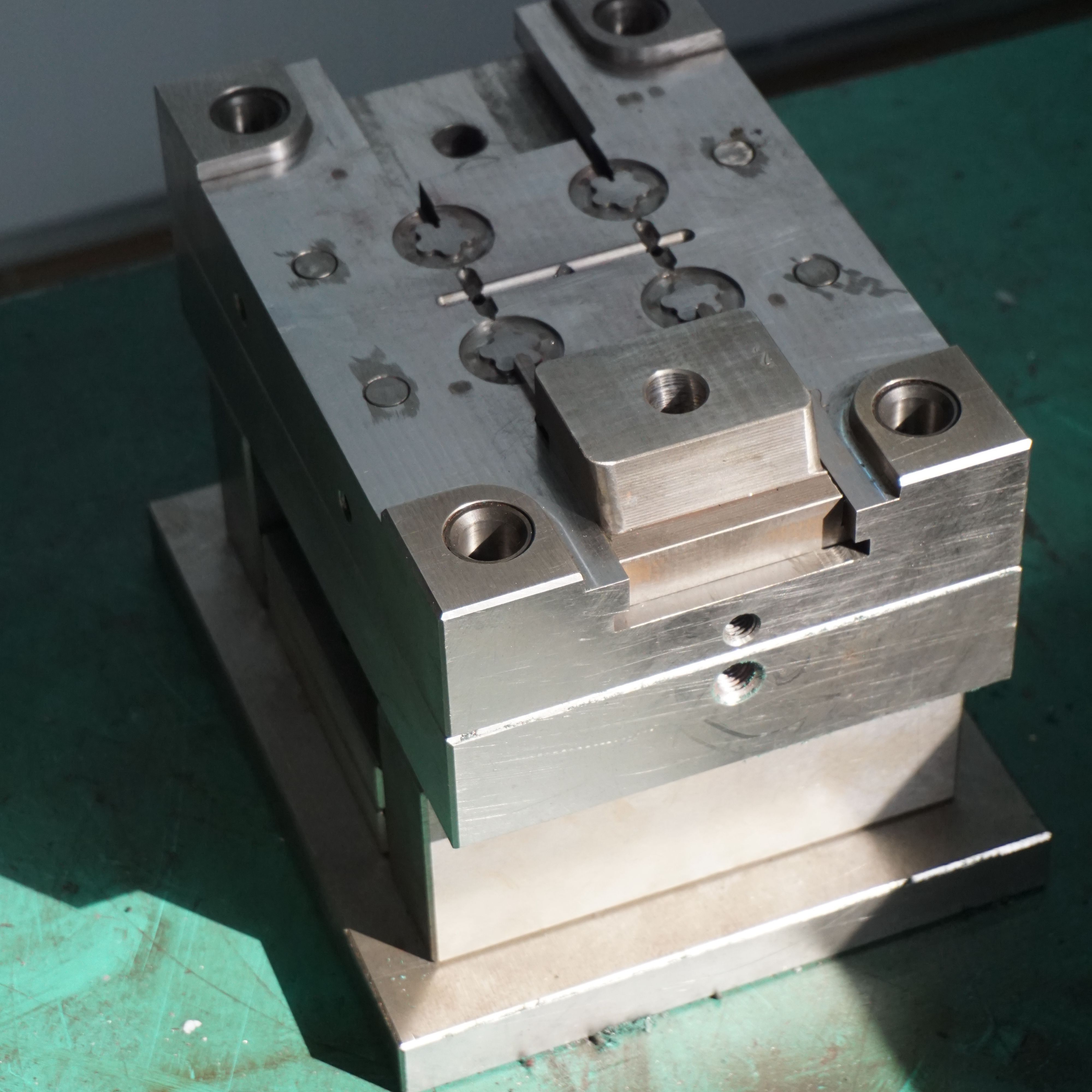 Aluminum alloy die-casting mold manufacturer, aluminum mold manufacturer, zinc alloy die-casting die-casting aluminum processing manufacturer