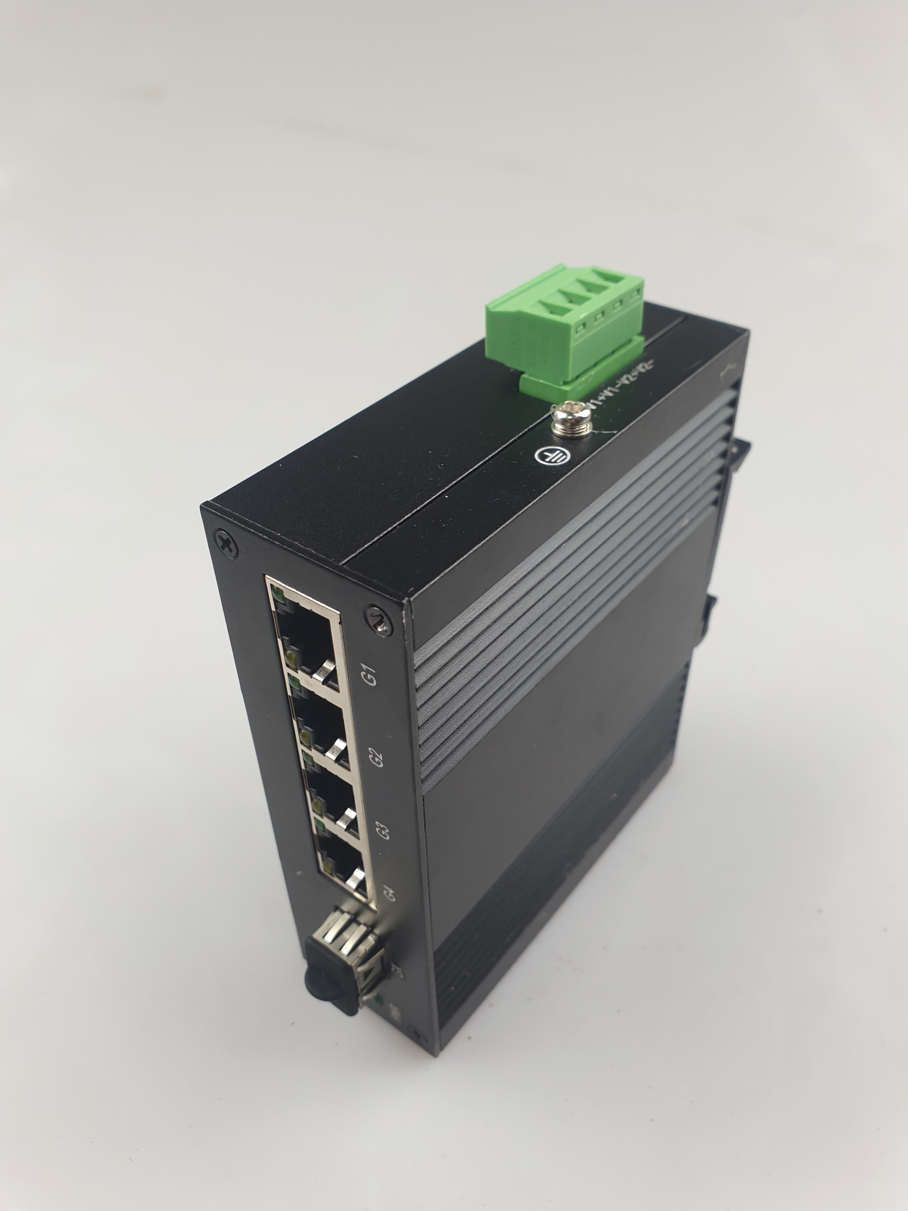 NIS205GS Full Gigabit One Optical Four Electric Industrial Ethernet Switch Non Managed