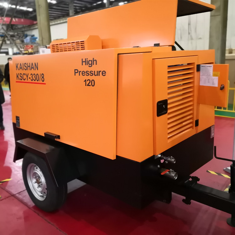 Diesel mobile air compressor is sturdy and durable, supporting customized 9 cubic meters and 7 kilograms for construction sites, tunnels, and mines