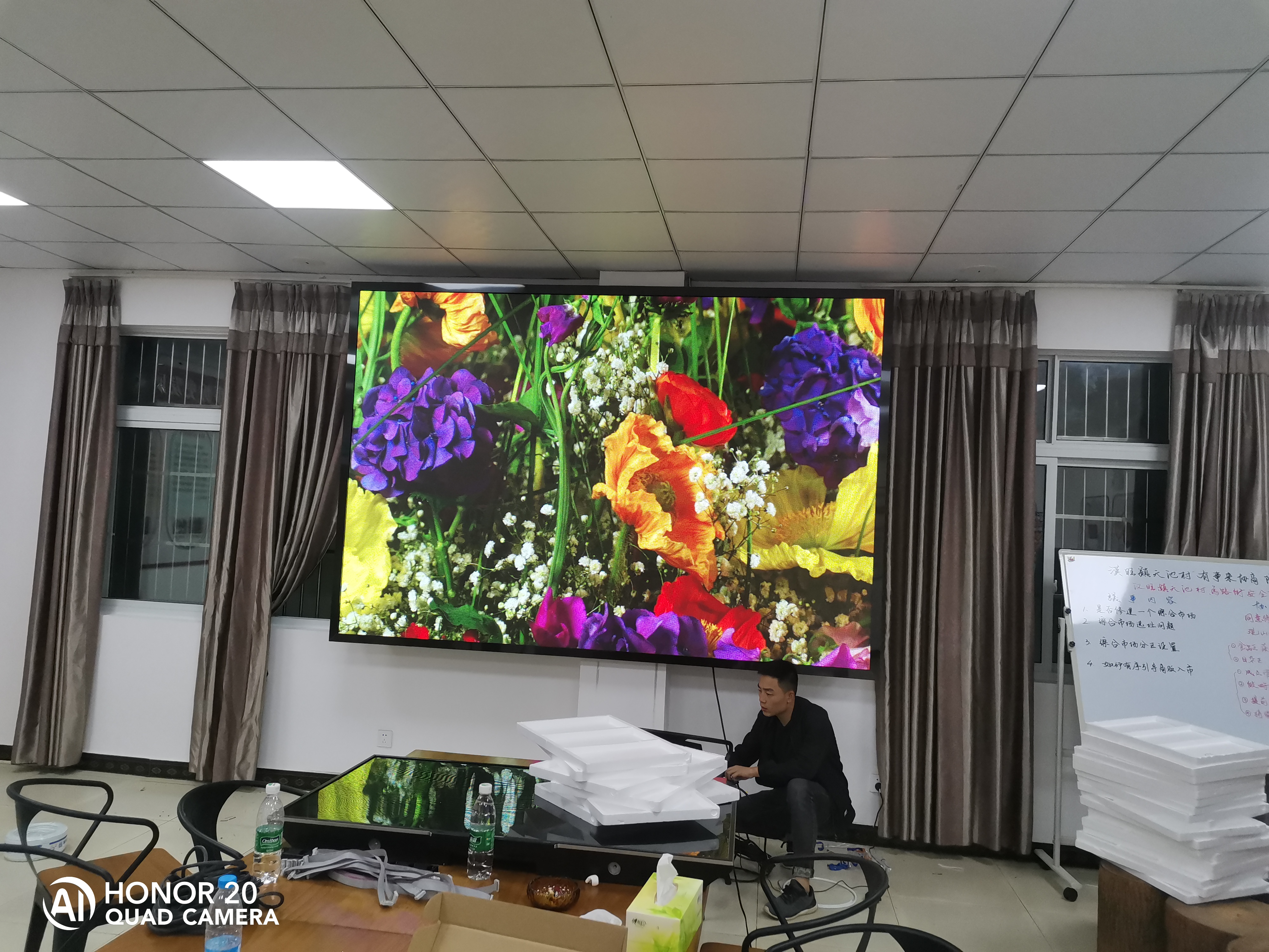 Juntai Technology's indoor full color LED display screen, LCD screen with even and vibrant colors, customized by the manufacturer