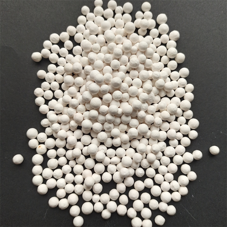 Desiccant catalyst carrier, activated alumina for drinking water, defluorination agent, activated alumina for air compressors