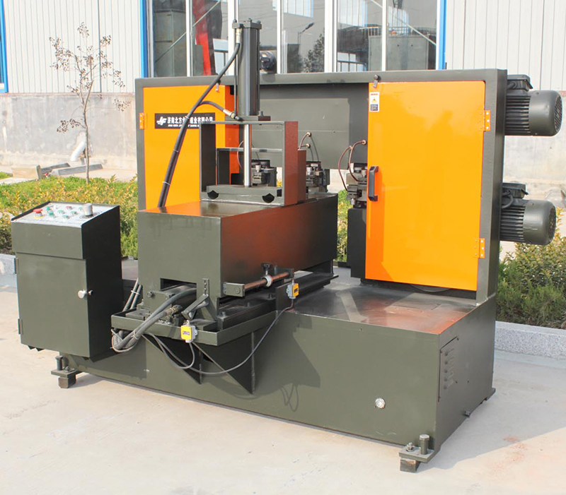 Double saw blade band saw machine for cutting the central pull rod of trains Special saw machine for replacing milling and cutting machine V200 with saw