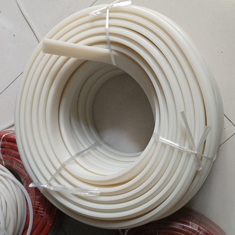 Xincheng supplies special-shaped silicone tubing and large-diameter silicone tubing manufacturers wholesale extruded silicone strips