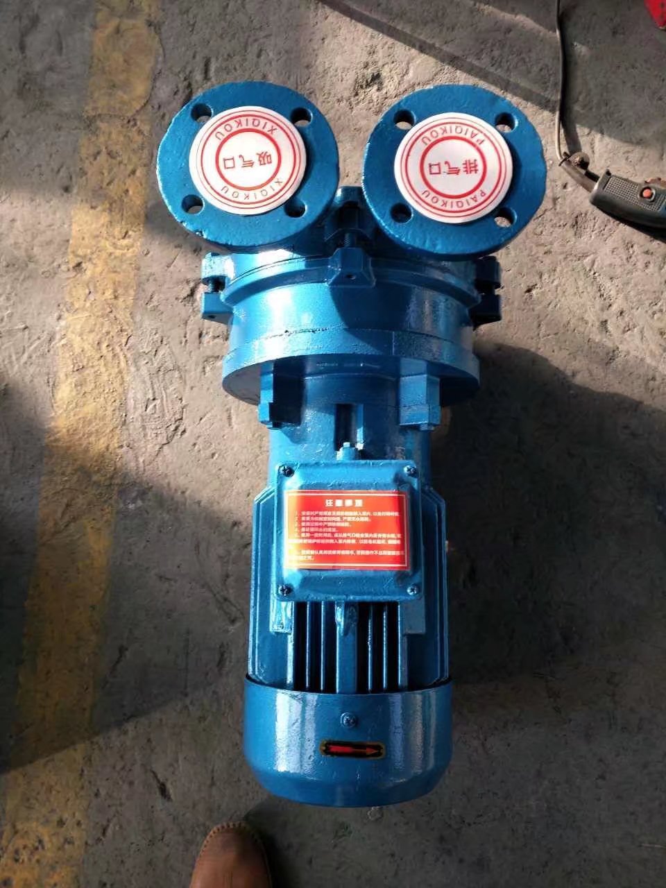 The 2BV water ring vacuum pump is made of stainless steel material that is corrosion-resistant and high-temperature resistant, making it an outstanding industrial pump