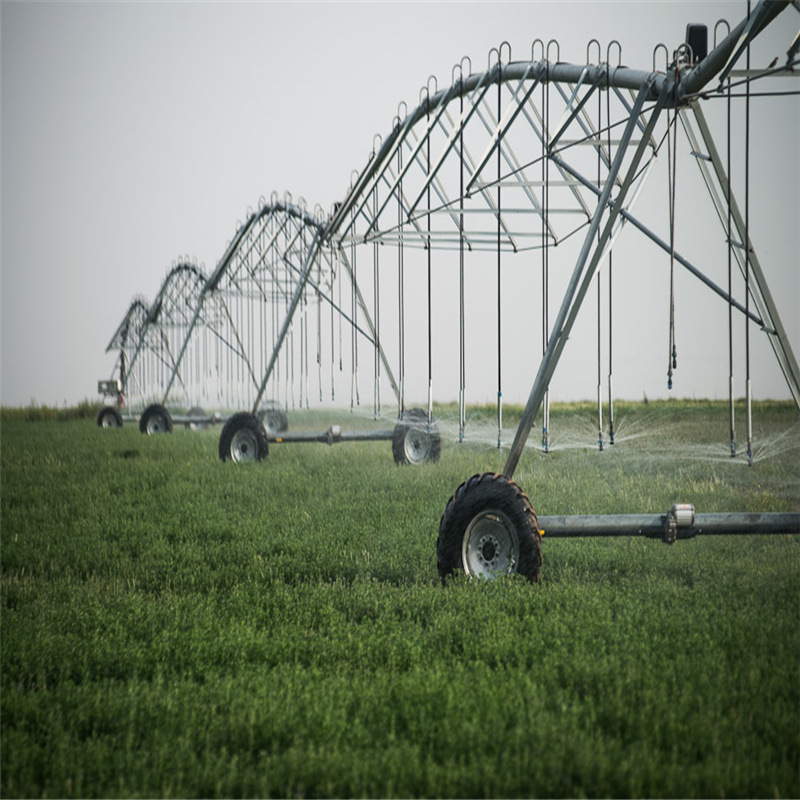 Large pointer type sprinkler machine, translational self-propelled, high standard farmland, clockwise center support shaft, end spray gun