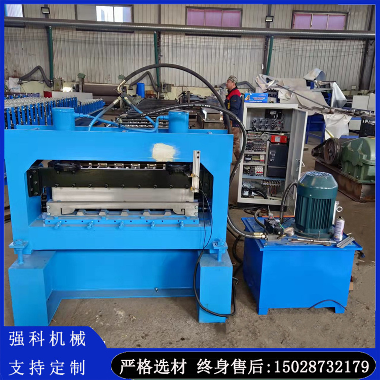 Automatic car box board pressing machine 2mm camping room box board production machine Qiangke Machinery customized according to needs